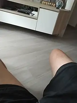 Dannydy2015 Show in webcam