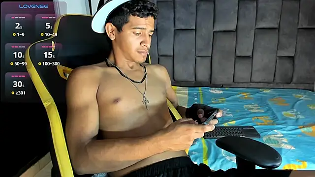 brian_smitth Show in webcam