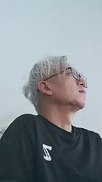 leoUSIR 在線直播表演