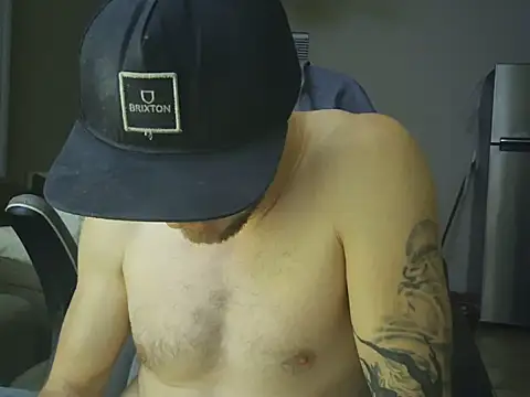 Show modela Huntzg23 na web-kameri