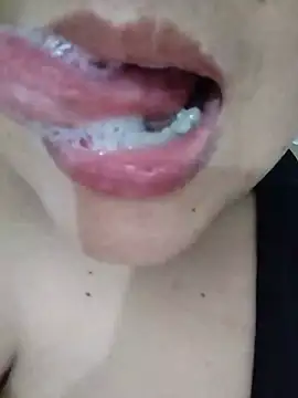 Miss_balloonsmila Adlı Modelin Canlı XXX Sohbeti
