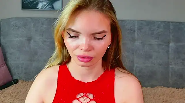 צ'אט XXX בשידור חי של Curvy_Dynamite_