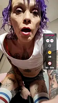 MommyMisfit's Live XXX Chat