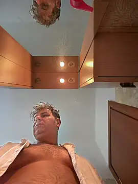 SecretlyDD Show in webcam