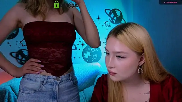 playful_sophie: διαδικτυακό σόου στην κάμερα