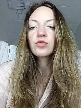 XXX chat uživo modela KattyLuuu