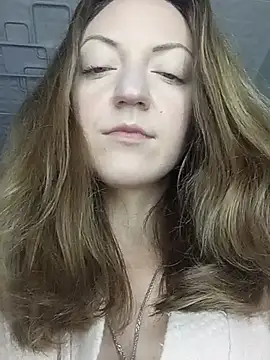 KattyLuuu Adlı Modelin Canlı XXX Sohbeti