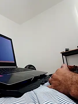 Pertunjukan Kamera Web Carlos6D