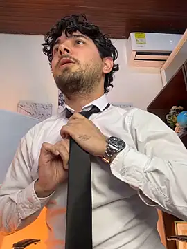 Samir_bear Show in webcam