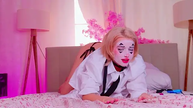 MeowthLilu Adlı Modelin Canlı XXX Sohbeti