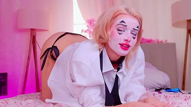 MeowthLilu Adlı Modelin Canlı XXX Sohbeti