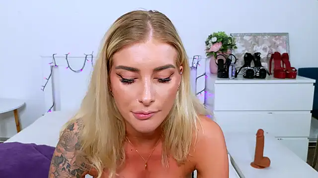 Вебкам-шоу Lia_Benini