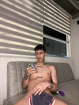 הופעת וובקאם של Angel_xxx