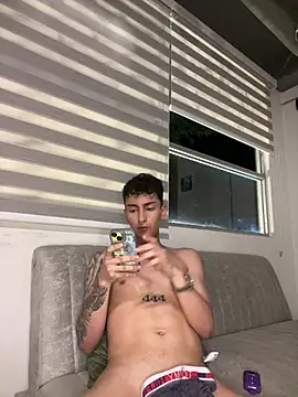 Pokazy przed kamerką – Angel_xxx