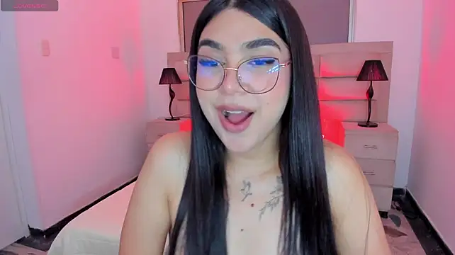 Show modela RoseCassie na web-kameri