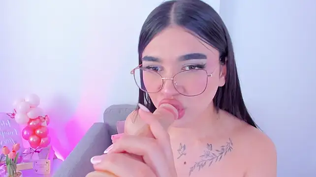 RoseCassie: вебкам-шоу
