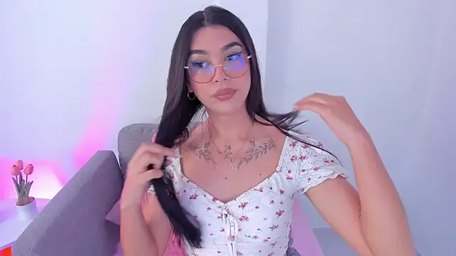 Pertunjukan Kamera Web RoseCassie