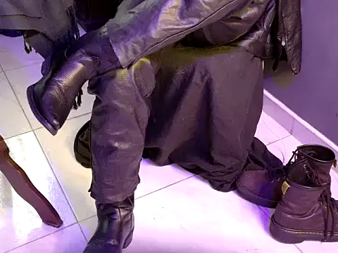 Pertunjukan Kamera Web Antonello_Vannucci