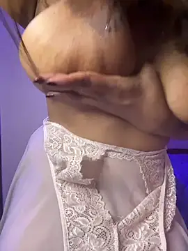 DevineDevilQueen Chat XXX in diretta