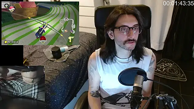 Chuck-FR Adlı Modelin Web Kamerası Şovu
