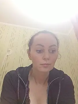 Tess_Bertie Obrolan Langsung XXX