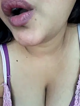 Pertunjukan Kamera Web Riya_Stream01