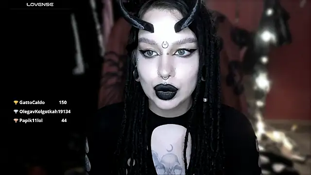 הופעת וובקאם של alexx_succubus