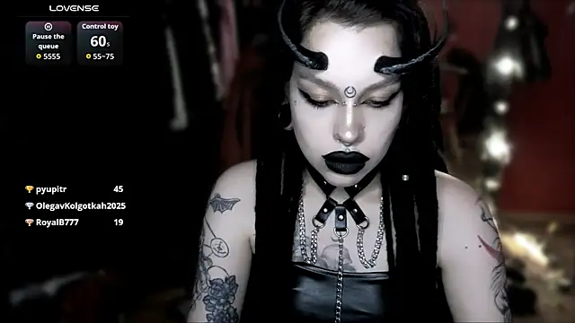 Pokazy przed kamerką – alexx_succubus