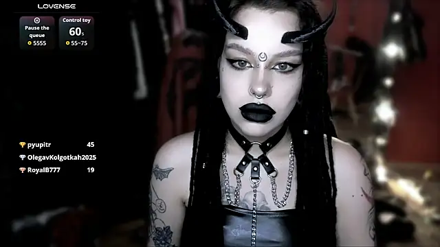 צ'אט XXX בשידור חי של alexx_succubus