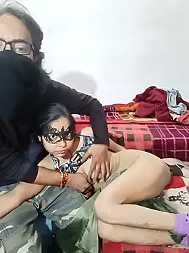 KumarSilencesex21: διαδικτυακό σόου στην κάμερα