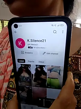 KumarSilencesex21: διαδικτυακό σόου στην κάμερα