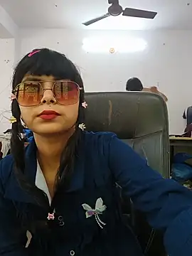 Show modela KumarSilencesex21 na web-kameri