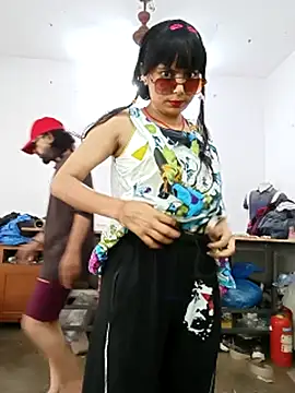 KumarSilencesex21: διαδικτυακό σόου στην κάμερα