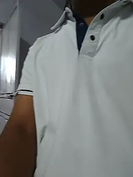 הופעת וובקאם של KumarSilencesex21