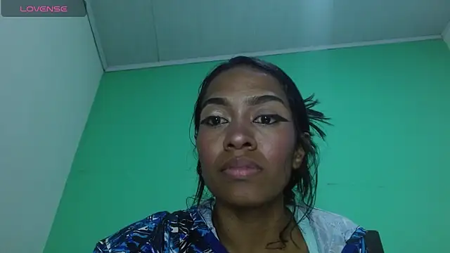 avaleri_cherry Webcam show