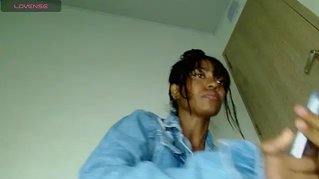 Chatroom XXX en direct de avaleri_cherry