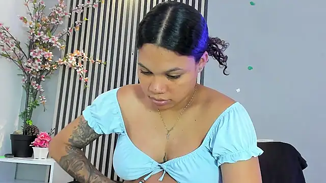 Chat +18 de GysellHanson ao vivo