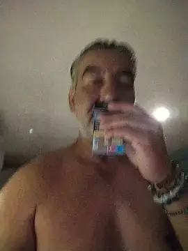 Show modela kevincumporn na web-kameri