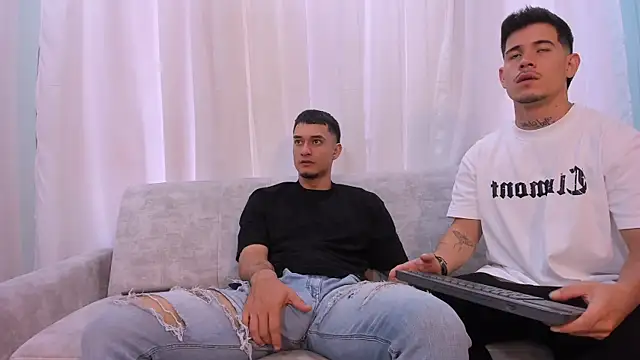 عرض كام hell_twink