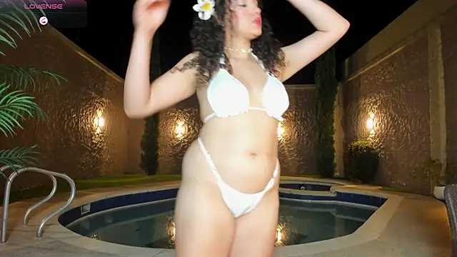 LucyLovelyy 现场XXX聊天