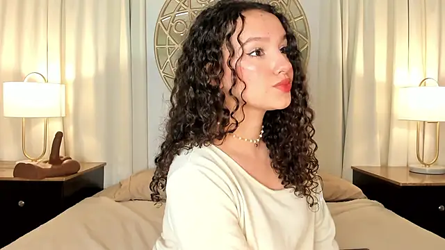 LucyLovelyy Adlı Modelin Canlı XXX Sohbeti