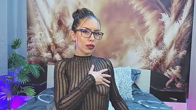 EmaLowe Chat XXX live