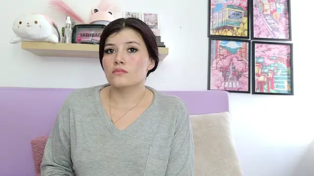 Chat +18 de Carolina_Burninng ao vivo