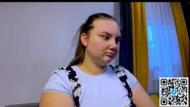 Dreamyblushfairy Adlı Modelin Canlı XXX Sohbeti