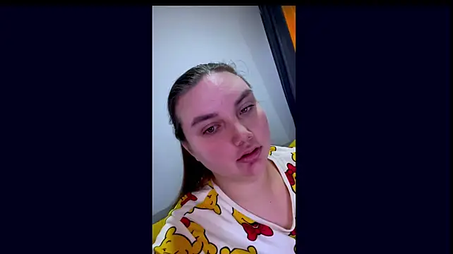 XXX chat uživo modela Dreamyblushfairy