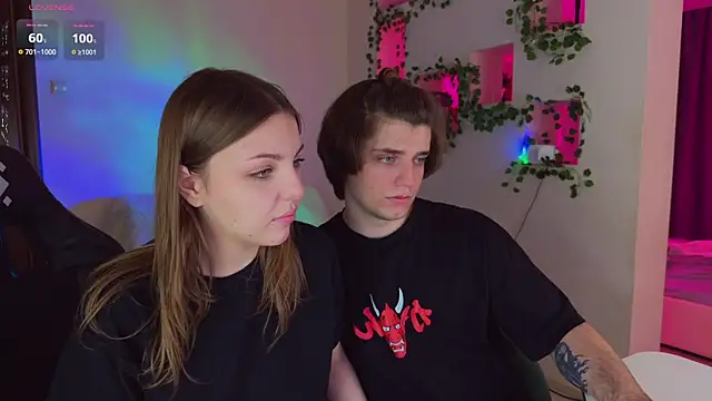 Show modela RobertAndLinela na web-kameri