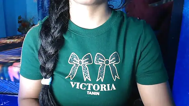 Cuteangle1 Adlı Modelin Canlı XXX Sohbeti