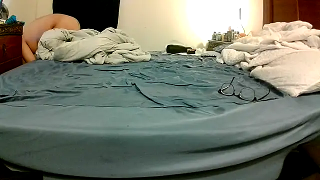 bubblebut420 Show in webcam