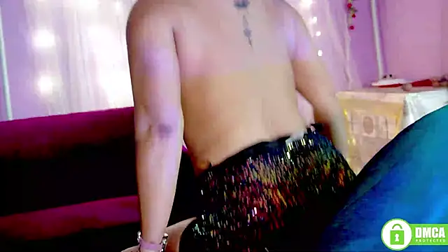 sexyhoney27 网络视讯表演