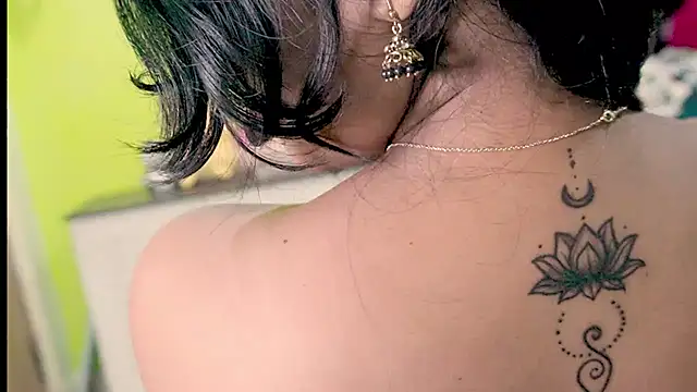 sexyhoney27 Show in webcam
